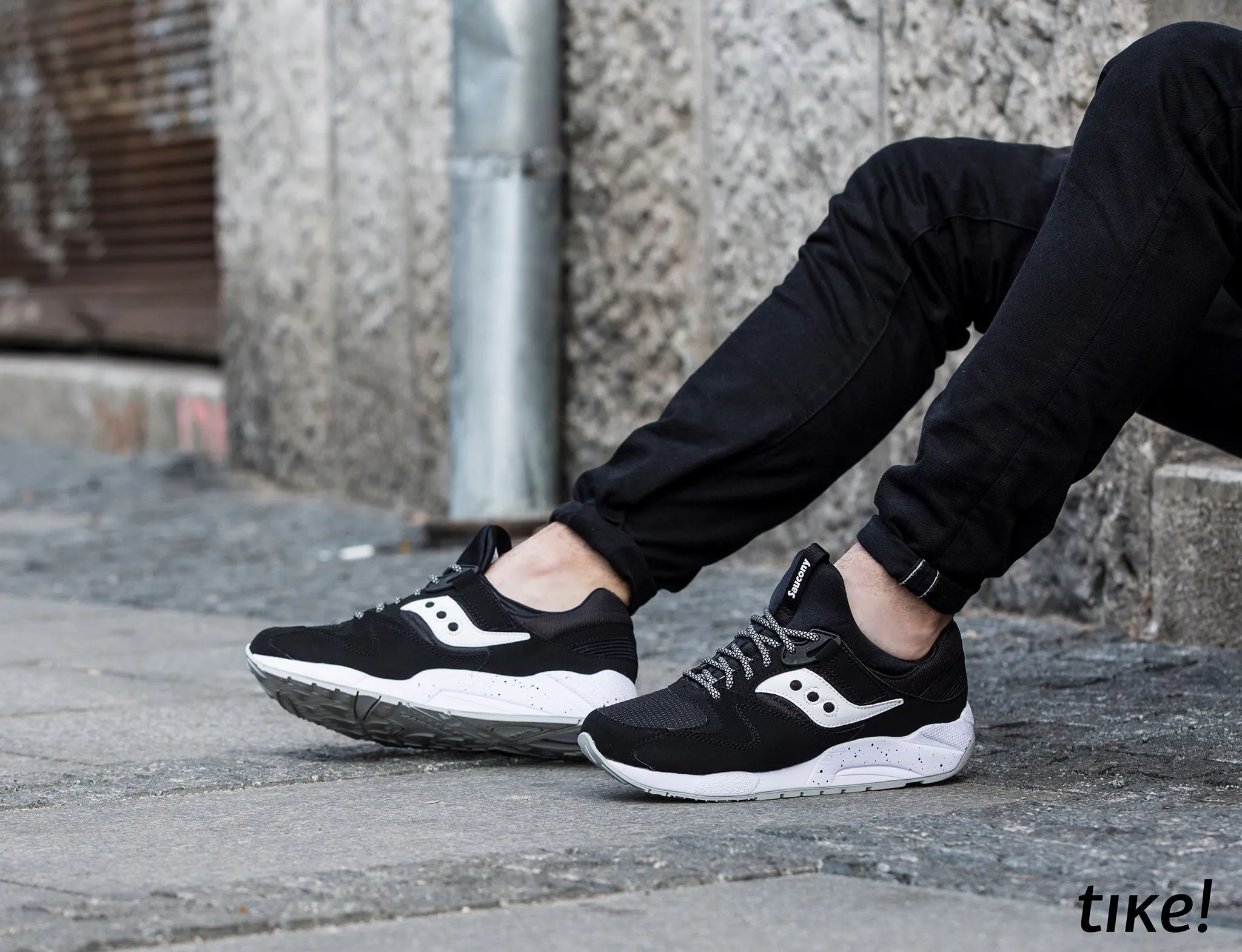 Saucony Grid 9000 B&W